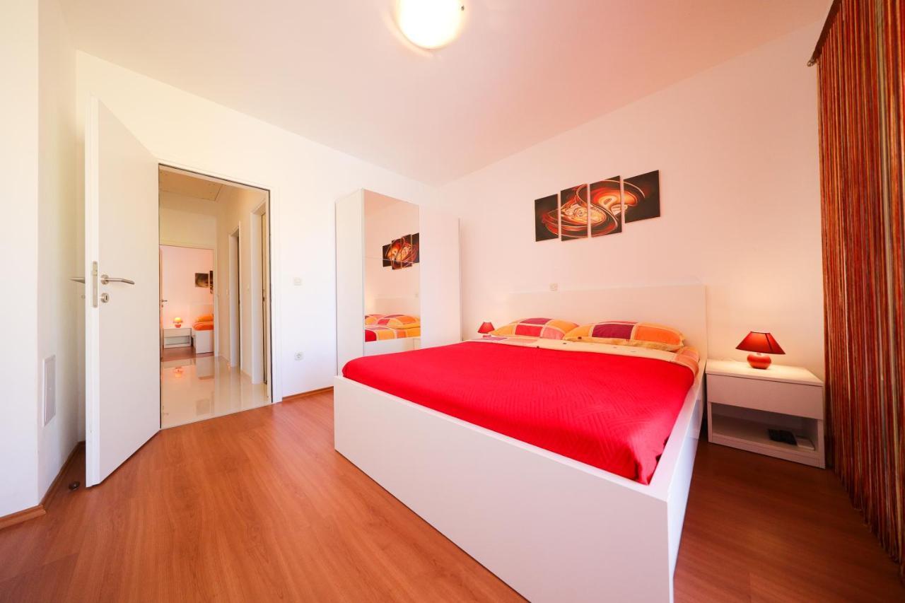 Villa Pino With Pool, Sauna & Jacuzzi Petrčane Extérieur photo