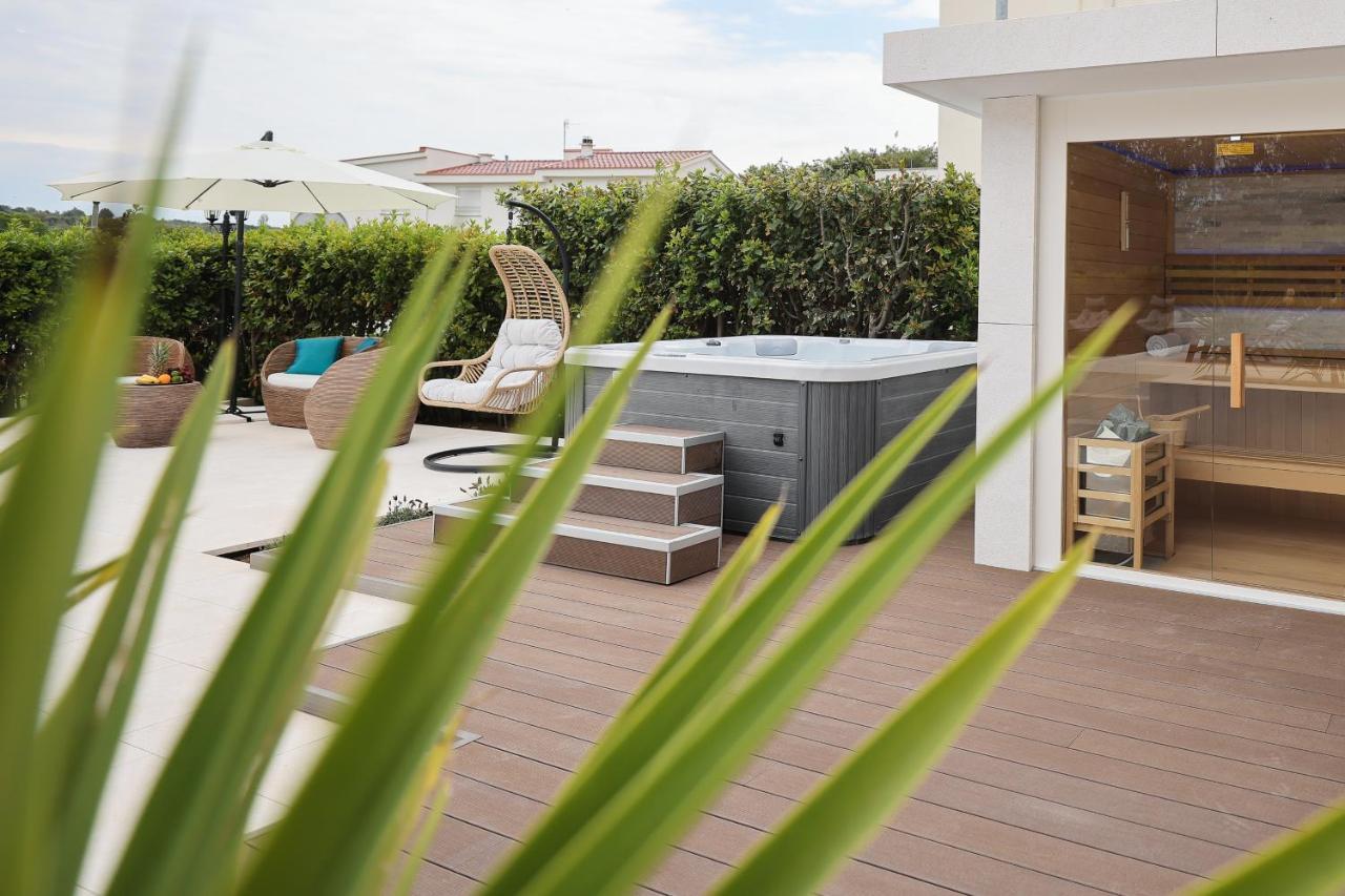 Villa Pino With Pool, Sauna & Jacuzzi Petrčane Extérieur photo