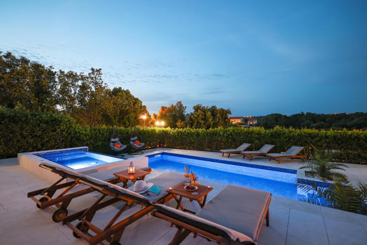 Villa Pino With Pool, Sauna & Jacuzzi Petrčane Extérieur photo