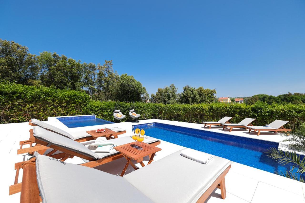 Villa Pino With Pool, Sauna & Jacuzzi Petrčane Extérieur photo