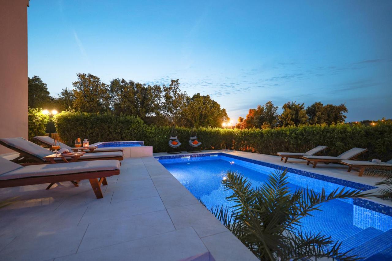 Villa Pino With Pool, Sauna & Jacuzzi Petrčane Extérieur photo