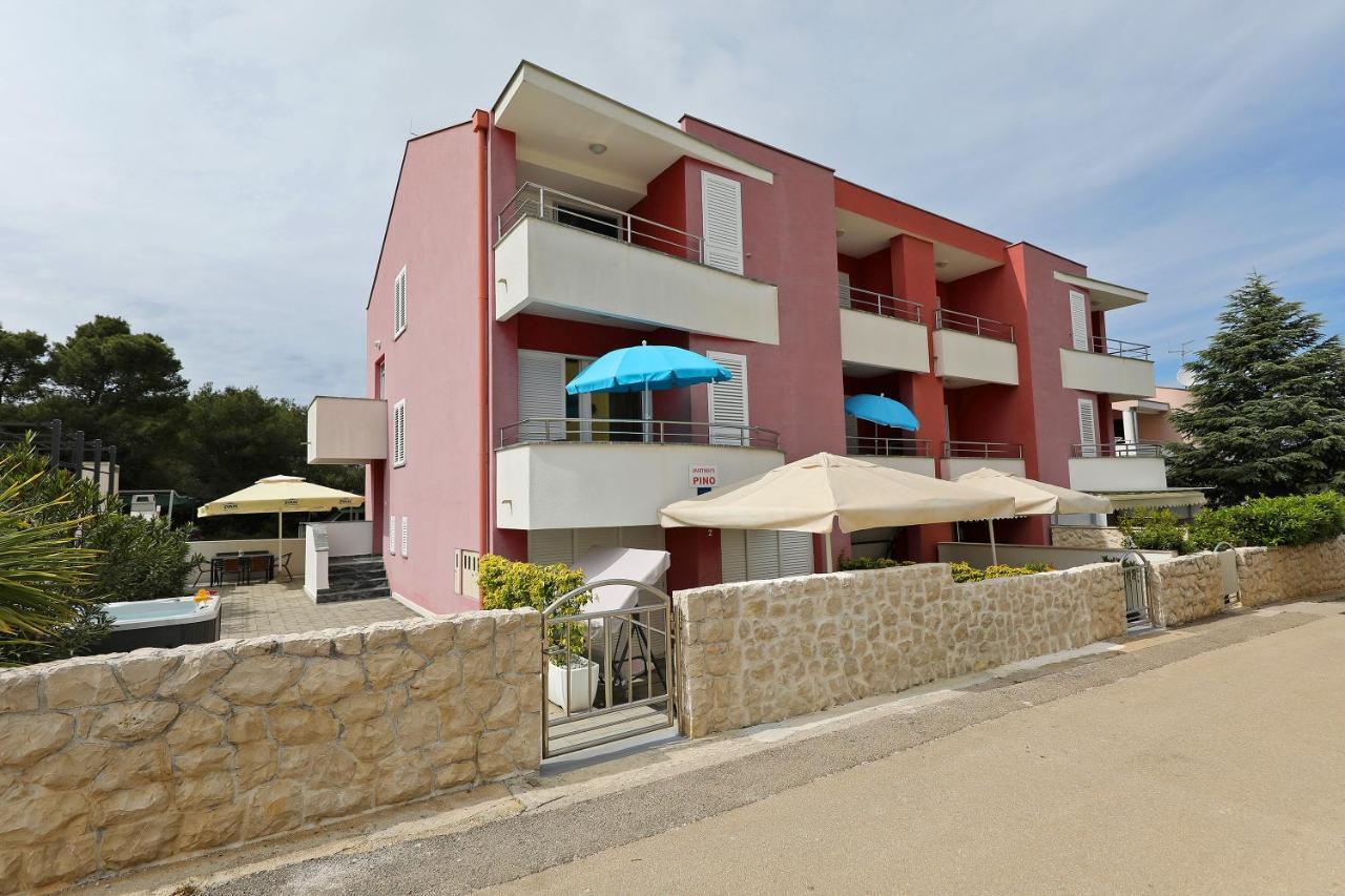 Villa Pino With Pool, Sauna & Jacuzzi Petrčane Extérieur photo